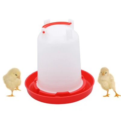 Osilgan parranda uchun suv idishi